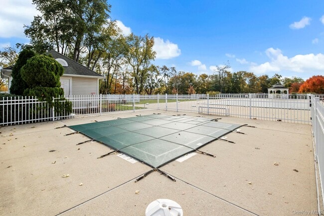 Building Photo - 50 Bayberry Dr