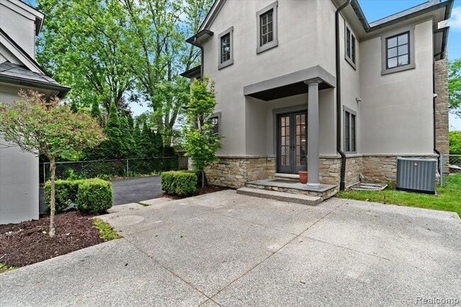 Building Photo - 1897 Norfolk St