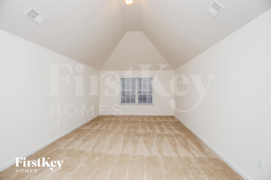 Building Photo - 154 Silver Oak Dr