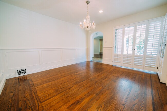 Formal Dining Room - 133 N Stanley Dr