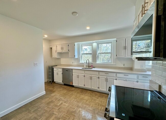 Building Photo - 14 Hooper St