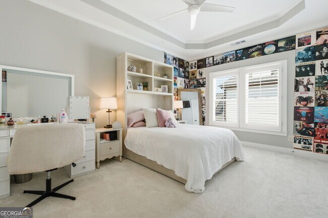 Building Photo - 5451 Autumn Flame Dr NE