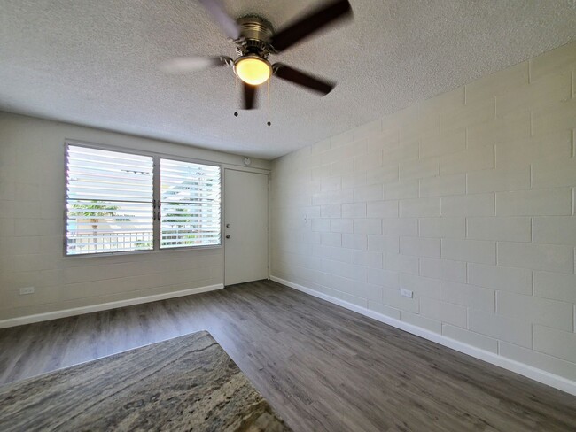 Building Photo - Available Now | Unfurnished 1 Bedroom, 1 B...