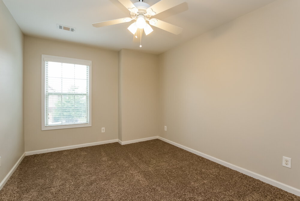 Building Photo - 275 Shaw Dr