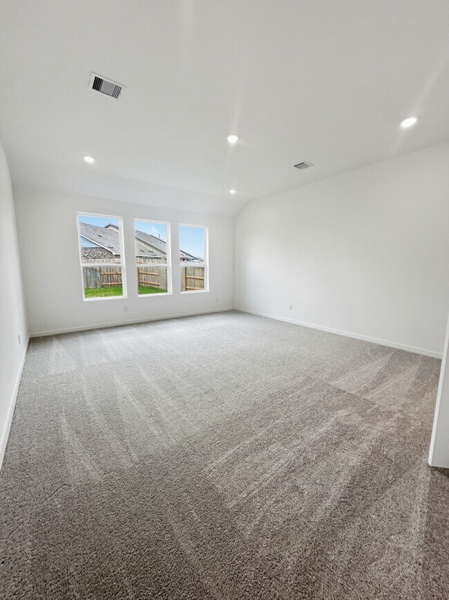 Building Photo - 26915 Nightingale Songs Dr