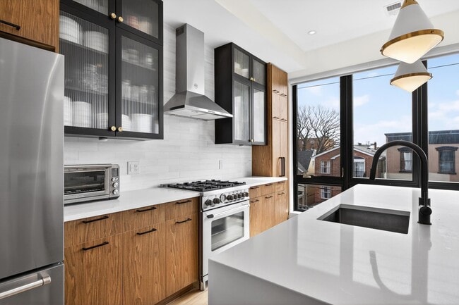 Building Photo - 339 Palisade Ave