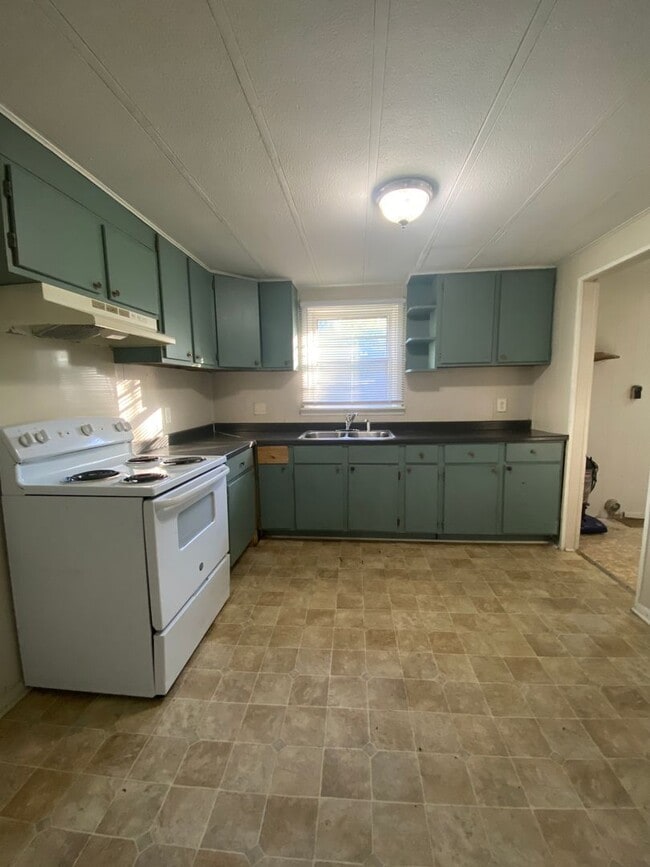 Building Photo - Oglethorpe County – Charming 3 Bedroom Home