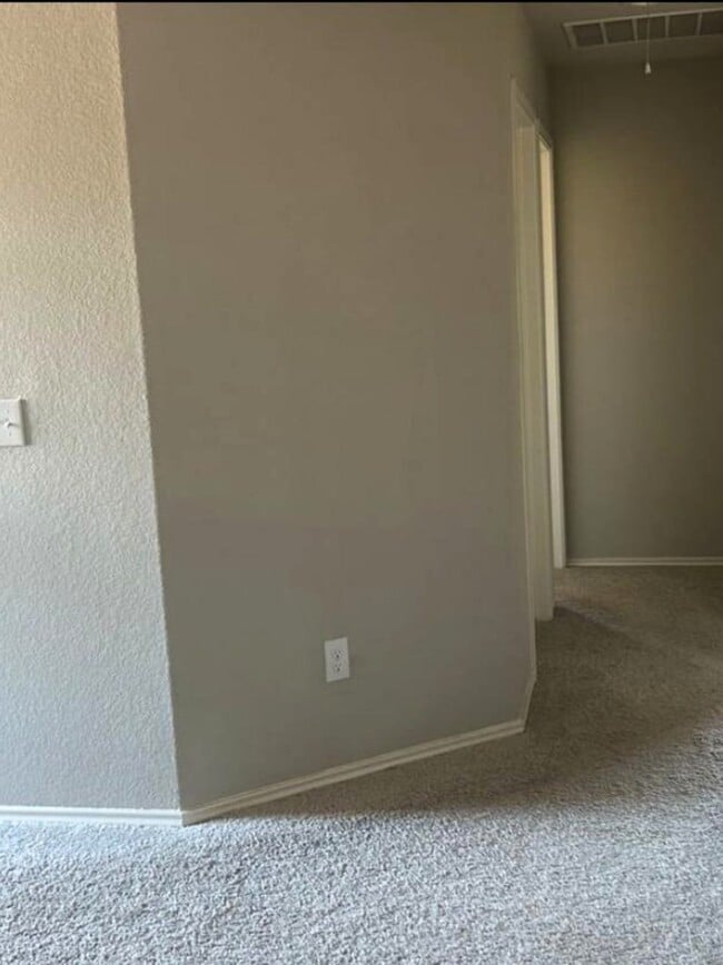 Building Photo - 25479 Carnation Ct