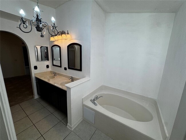 Building Photo - 1043 Vanderbilt Dr