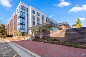 Building Photo - 145 Riverhaven Dr