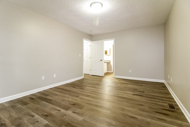 Building Photo - 401 Latrobe Dr