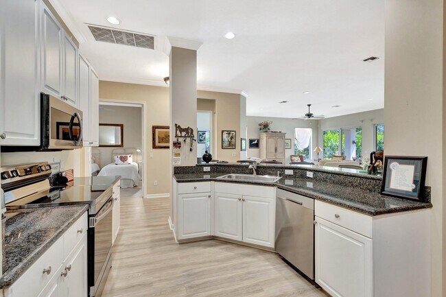 Building Photo - 2941 Twin Oaks Way