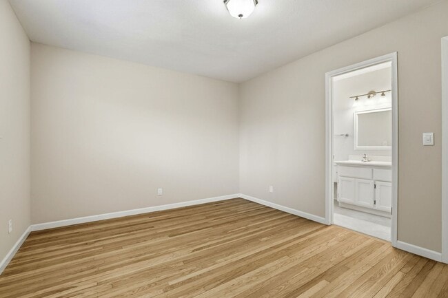 Building Photo - Wow! What a Great Home! Available Now!