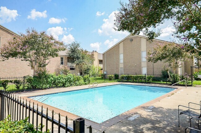 Building Photo - 10211 Sugar Branch Dr