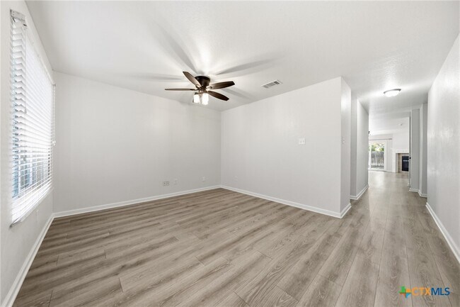 Building Photo - 5304 Oster Dr