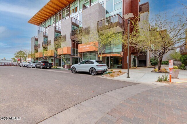 Building Photo - 4747 N Scottsdale Rd