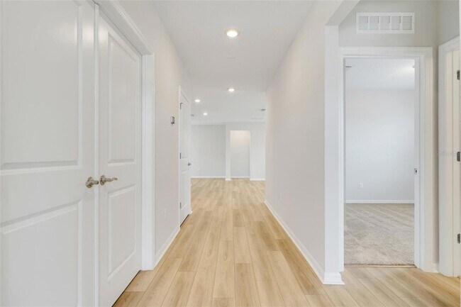 Building Photo - 7357 Ivy Tendril Ave