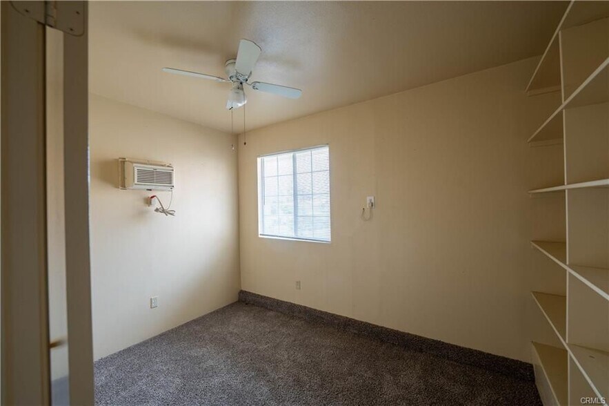 Building Photo - 443 S Tamarisk Ave