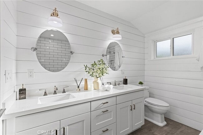 Building Photo - 12947 La Maida St