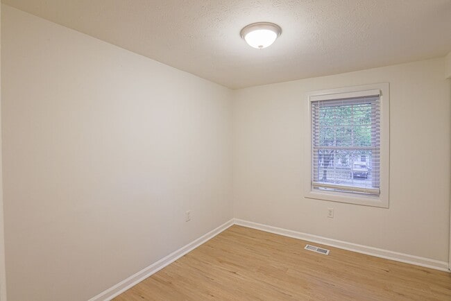 Building Photo - 8096 Castle Rock Ct