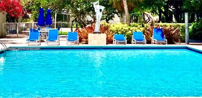 Building Photo - 800 N Miami Ave