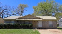Building Photo - Charming 3 Bedroom 2 Bath in South Tyler!