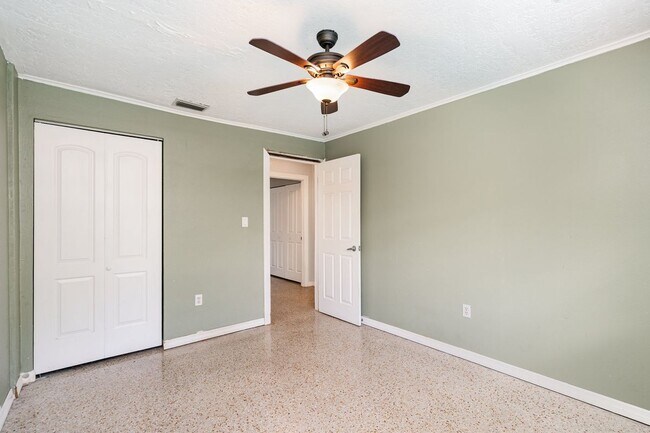 Building Photo - 2255 Fatzler Rd
