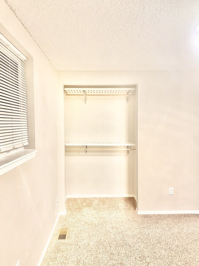 Building Photo - 5155 Quinella Ct
