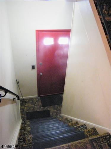 Building Photo - 65 Wolf Pl