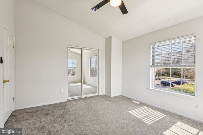 Building Photo - 1440 Nutwood Ct