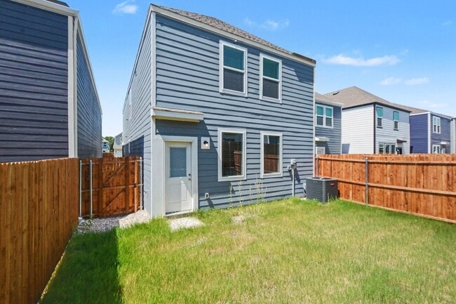 Building Photo - 125 Arbor Dr