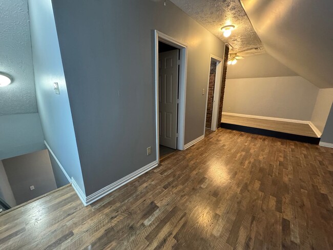 Building Photo - 802 Iowa St