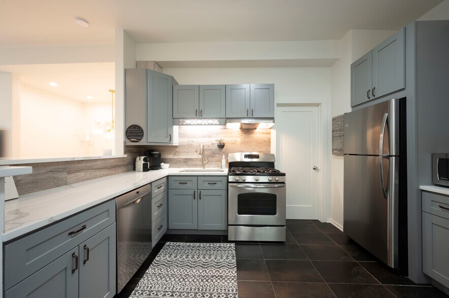 Building Photo - 1939 N Honore St