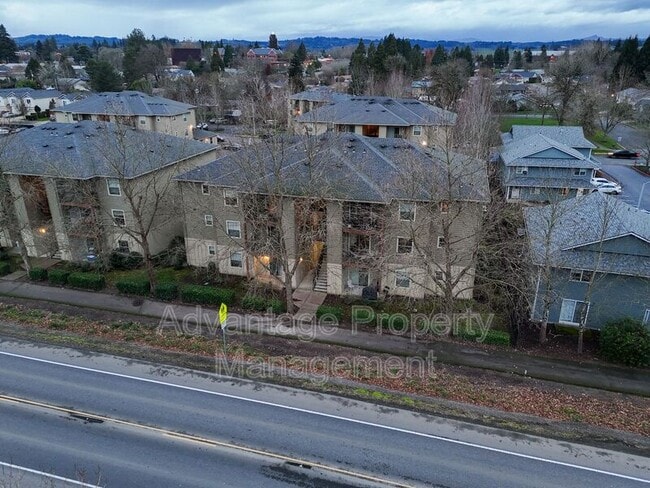 Building Photo - 523 Catron St N