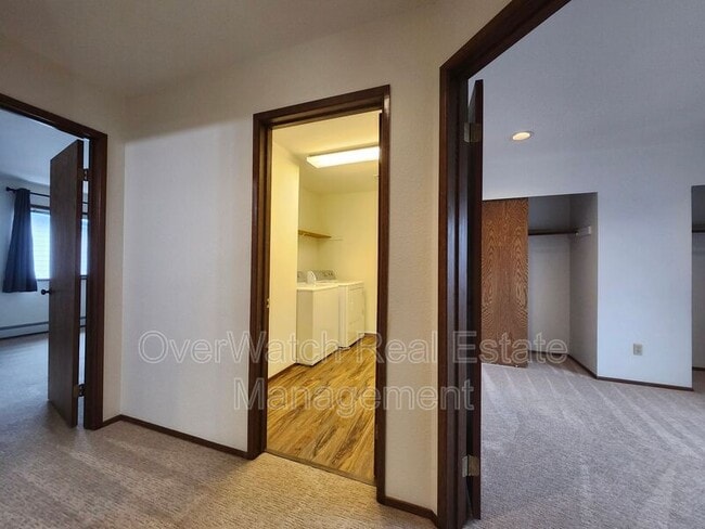 Building Photo - 1932 Beaver Pl