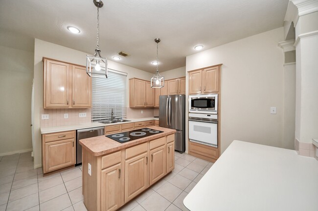 Building Photo - 1123 Spinnaker Way
