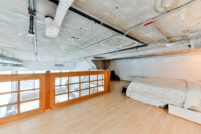 Building Photo - 156 Porter St