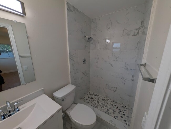 Building Photo - 180 Penn Way