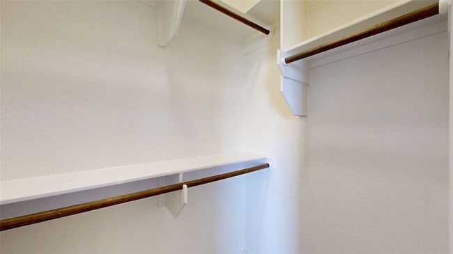 Building Photo - 3519 Summerway Dr
