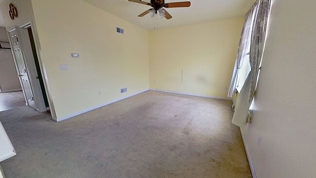 Building Photo - End Unit Townhouse