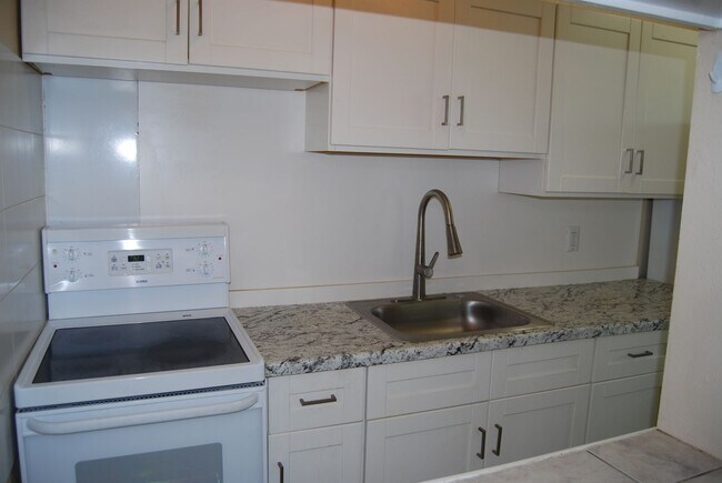 Building Photo - 6402 Gulf Winds Dr