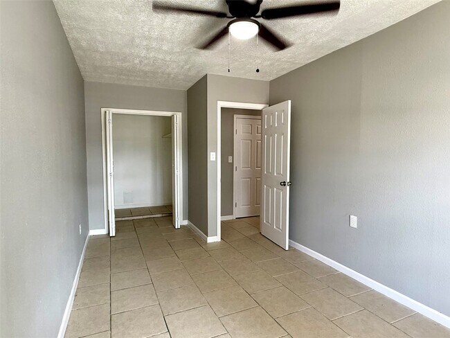 Building Photo - 9350 Guywood St