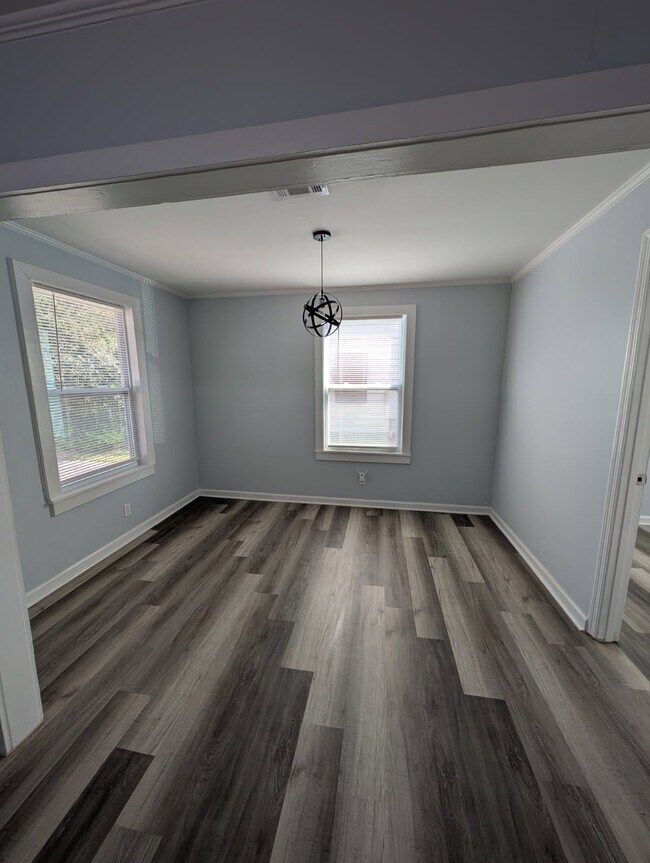 Building Photo - 1153 Auburn Dr