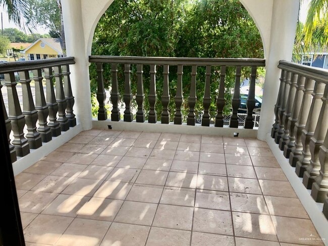 Building Photo - 17 El Campo Dr