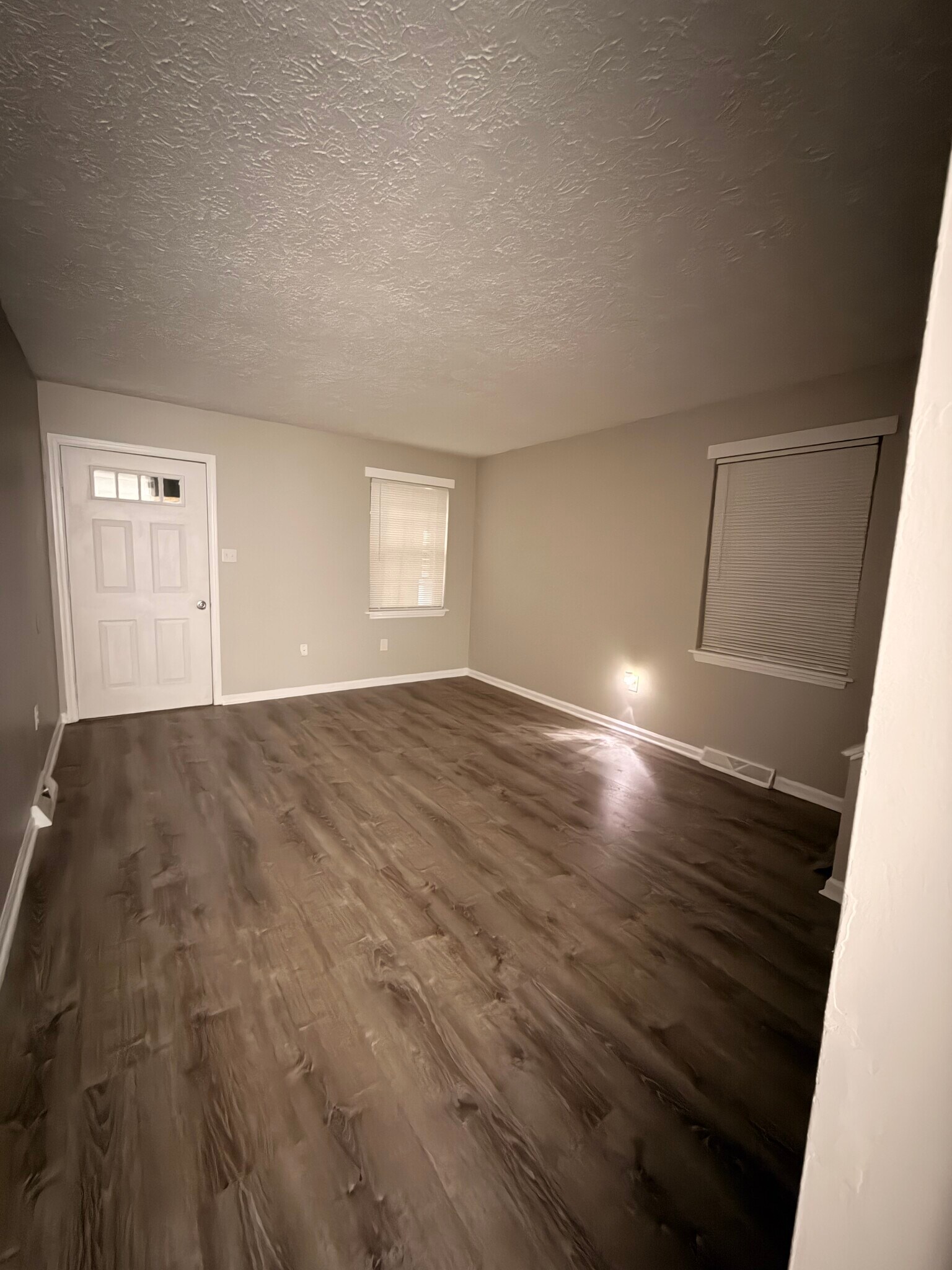 Living Room - 3231 Island Rd
