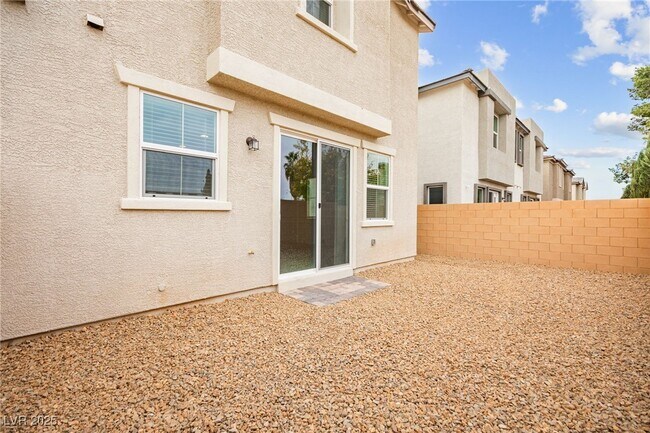 Building Photo - 10140 Glen Aulin St