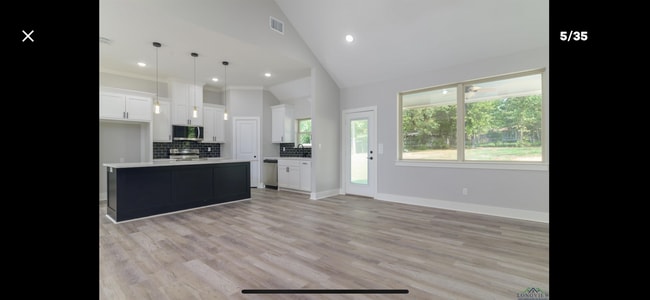 Building Photo - 2206 Fourth St