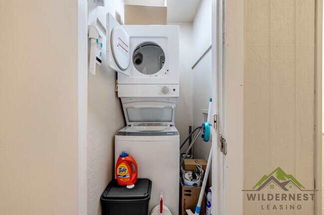 Building Photo - Fully Remodeled Gold Camp 2 Bed/1Bath