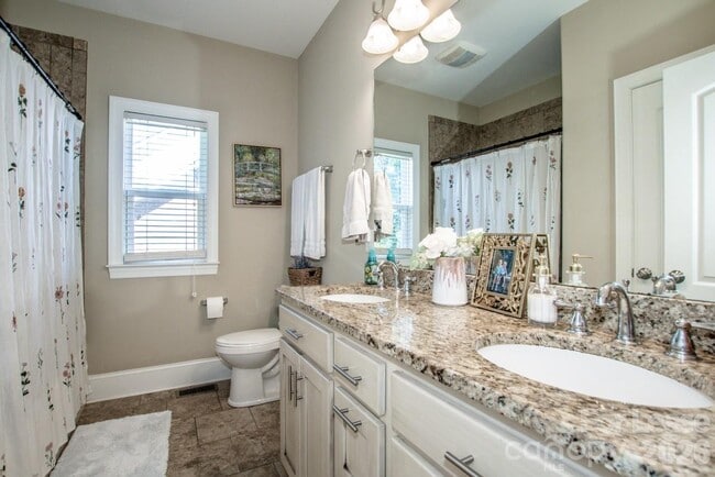 Building Photo - 111 River Birch Cir