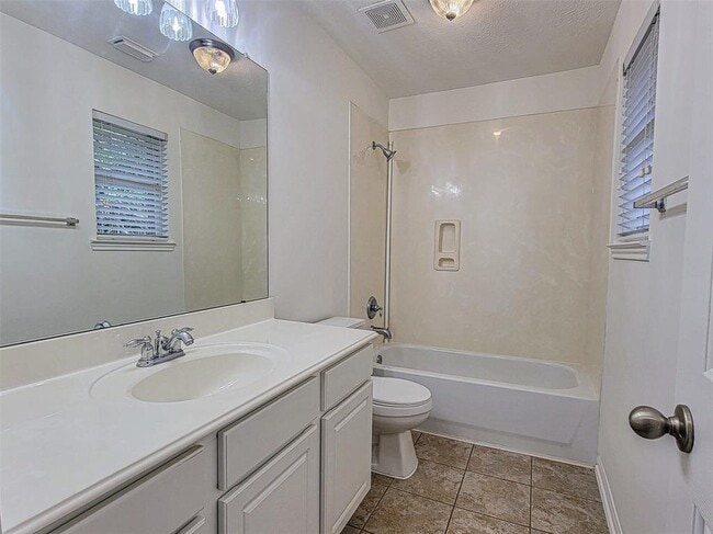 Building Photo - 226 Fairwind Trail Dr
